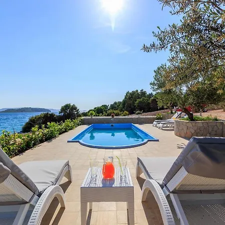 Seaside Luxury With A Swimming Pool Cove Siroka, Ciovo - 11749 Villa *