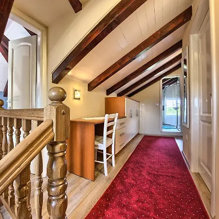 Seaside Luxury With A Swimming Pool Cove Siroka, Ciovo - 11749 *